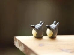 Kawaii Totoro Garden Miniature Decoration Figures 2pcs/set -Ghibli H8d5ce4b001cb4e62b38bc558ebbf1635o